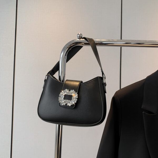 Simple and stylish small square bag