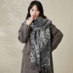 New faux cashmere leopard print tassel scarf